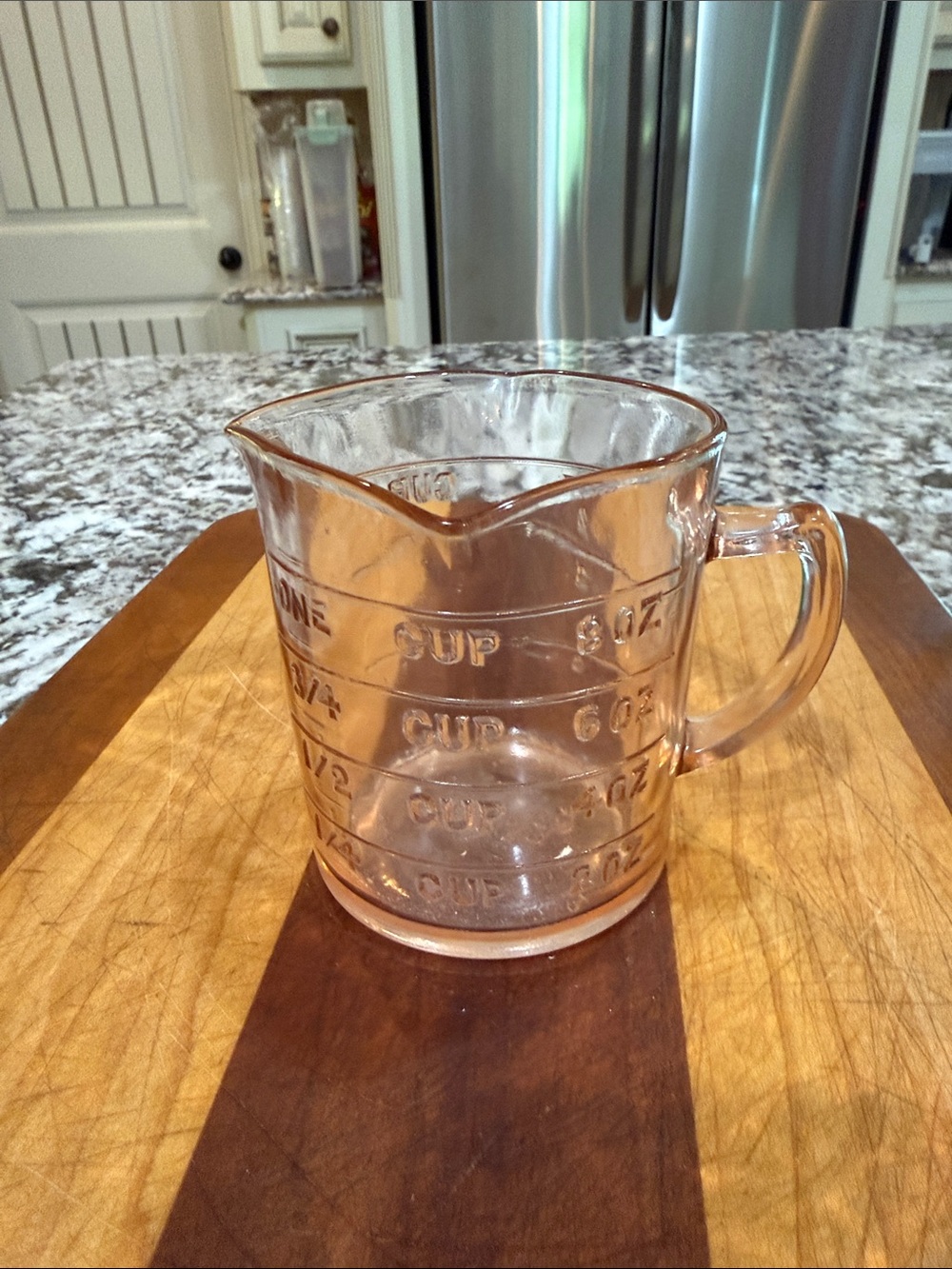 Vintage Pink Depression Glas Cup Measuring Cup with Handle.  Great Condition